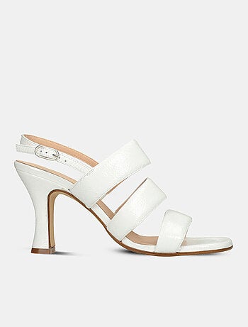 Sandales en cuir avec talon de 9 cm BATA