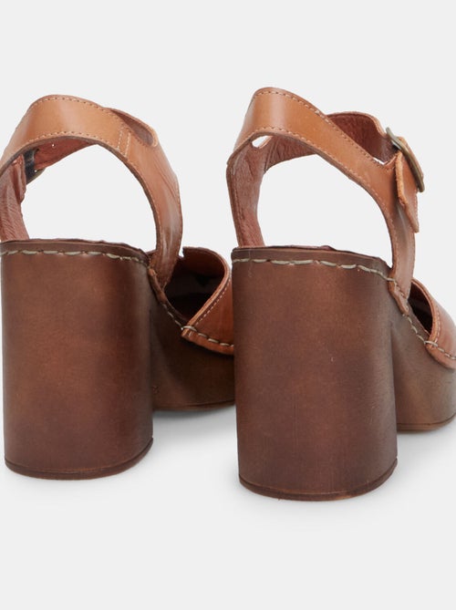 Sandales en cuir avec talon de 9 cm et plateau BATA - Kiabi