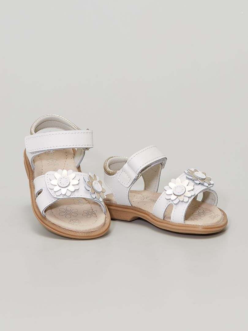 Sandales en cuir blanc - Kiabi
