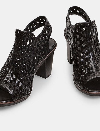 Sandales en cuir bout ouvert BATA