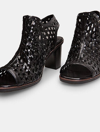 Sandales en cuir bout ouvert BATA