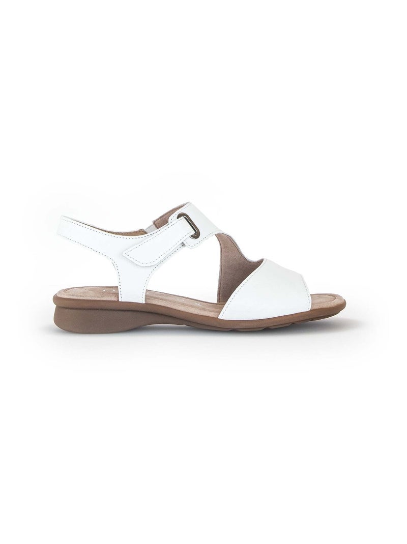 Sandales  en cuir lisse Blanc - Kiabi