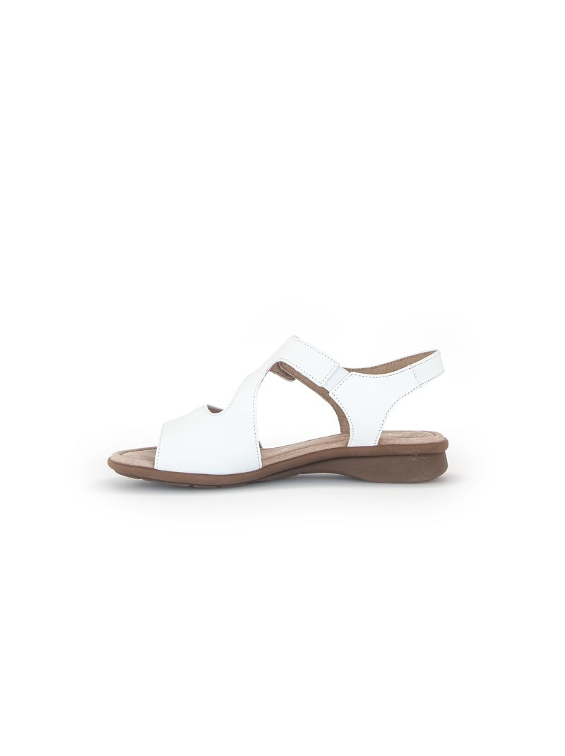 Sandales  en cuir lisse Blanc - Kiabi
