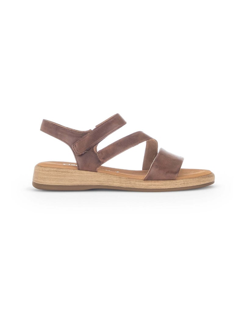 Sandales  en cuir lisse Marron clair - Kiabi