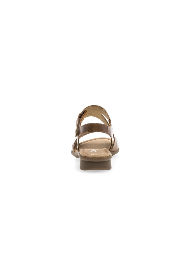 Sandales  en cuir lisse Marron - Kiabi