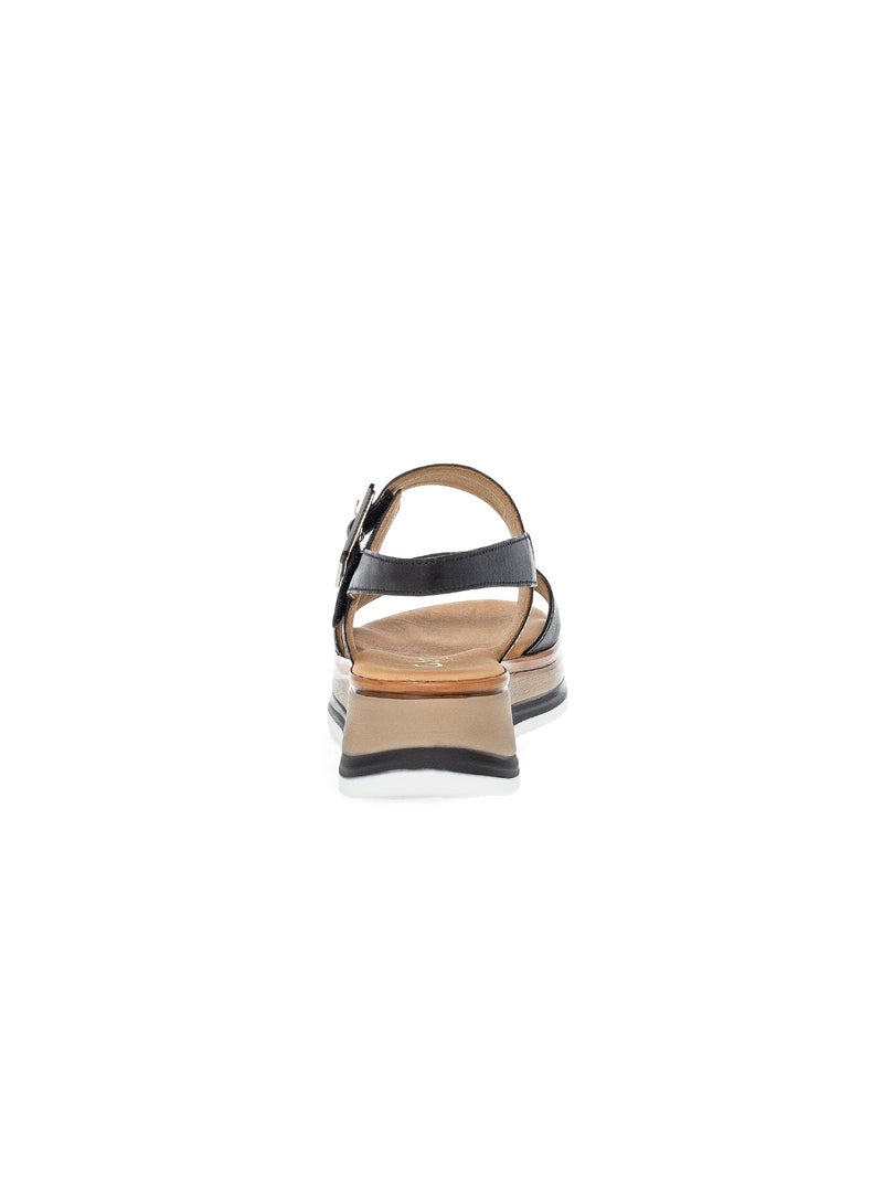 Sandales  en cuir lisse Noir - Kiabi