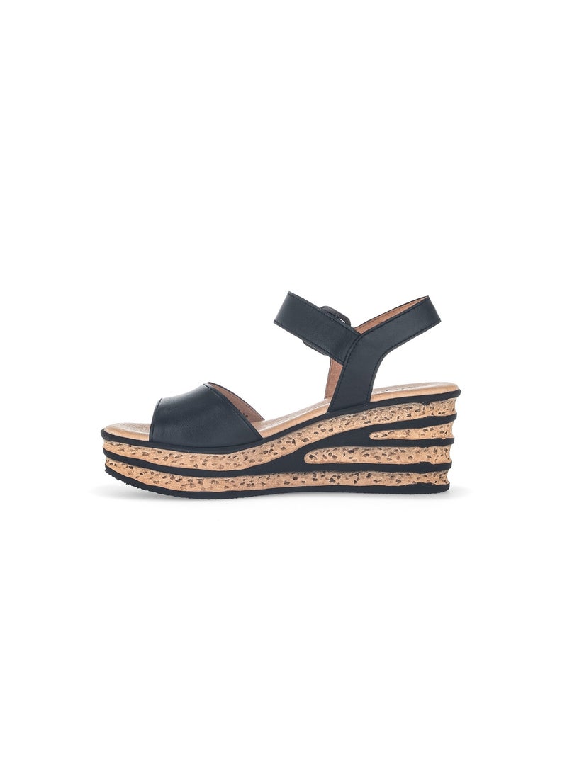 Sandales  en cuir lisse Noir - Kiabi