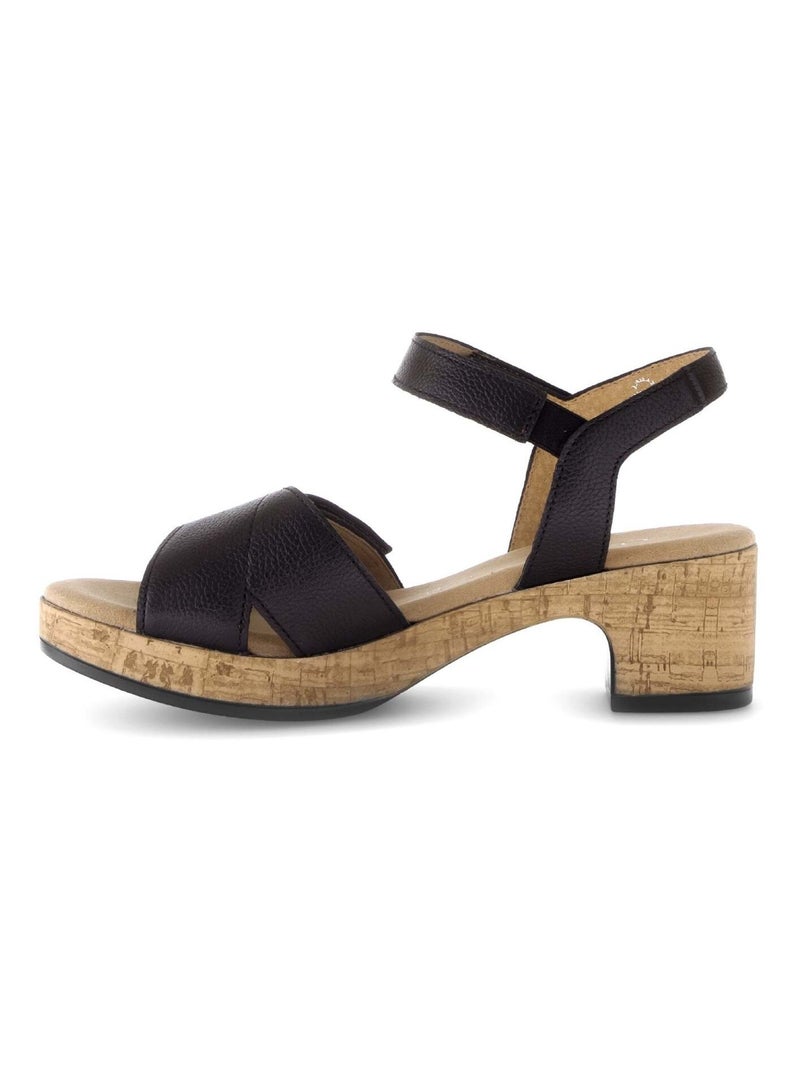Sandales  en cuir lisse Noir - Kiabi