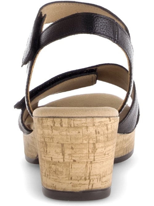 Sandales en cuir lisse - Kiabi Sandales en cuir lisse - Kiabi