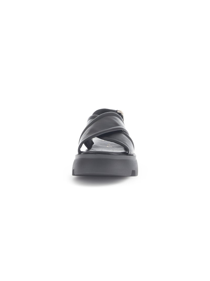 Sandales  en cuir lisse Noir - Kiabi
