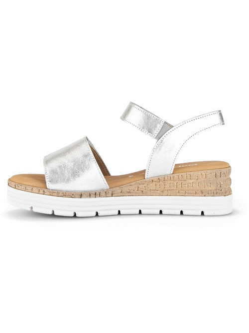 Sandales  en cuir métallisé - Kiabi