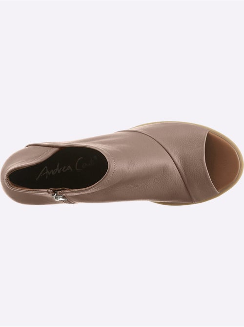 Sandales en cuir nappa avec glissière latérale et semelle en caoutchouc - Taille standard - Helline - Kiabi