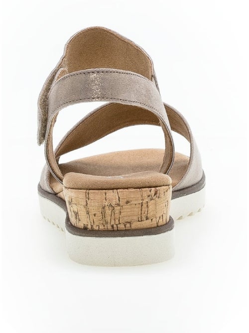 Sandales en cuir nubuck métallisé - Kiabi Sandales en cuir nubuck métallisé - Kiabi