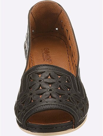 Sandales ouvertes en cuir avec empiècements ajourés et semelle confortable - Taille standard - Witt