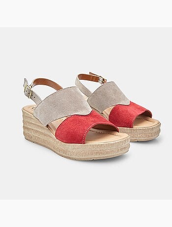 Sandales en daim à talons compensés BATA