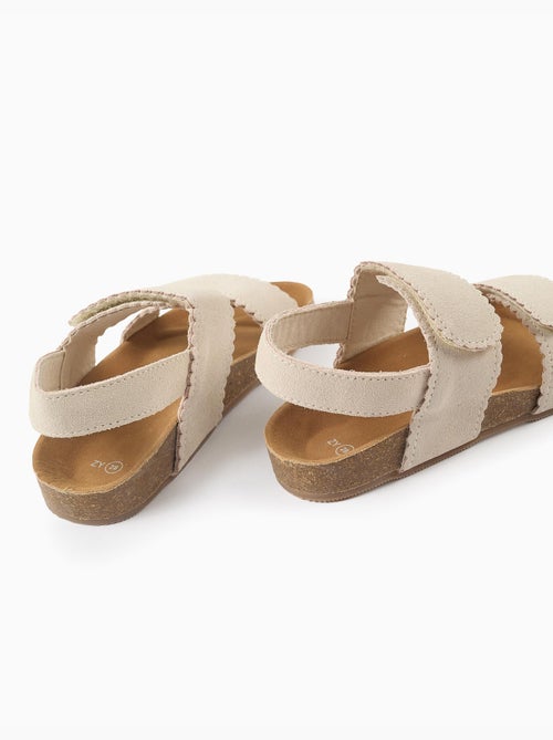 Sandales en daim avec fermeture à scratch - Kiabi