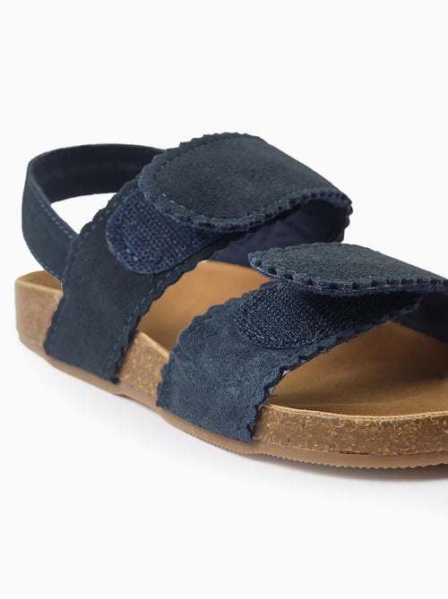 Sandales en daim avec fermeture à scratch - Kiabi