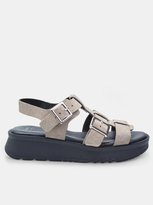 Sandales en daim avec plateform BATA - Kiabi Sandales en daim avec plateform BATA - Kiabi