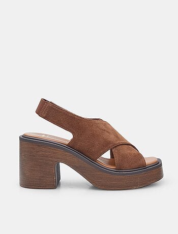 Sandales en daim avec talon bata
