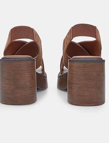 Sandales en daim avec talon bata