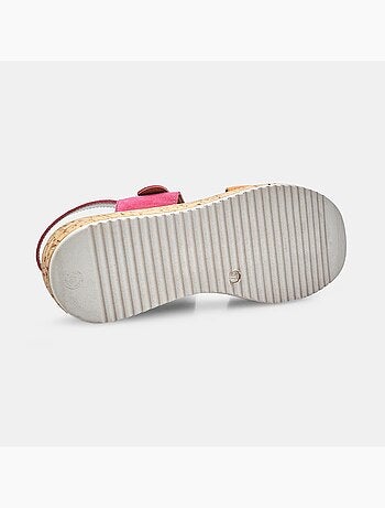 Sandales en daim avec talon compensé BATA