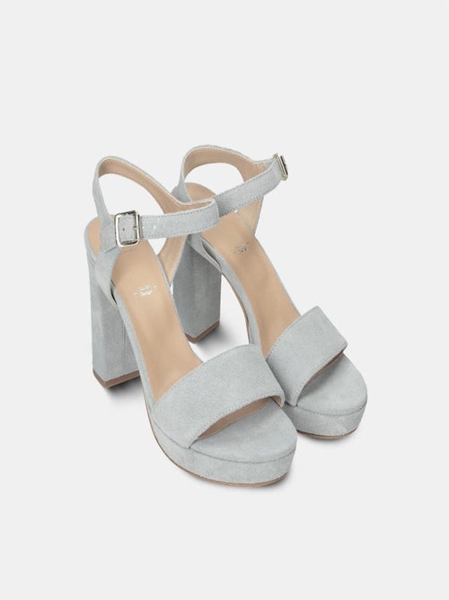 Sandales en daim BATA - Kiabi