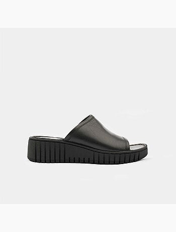 Sandales en daim BATA