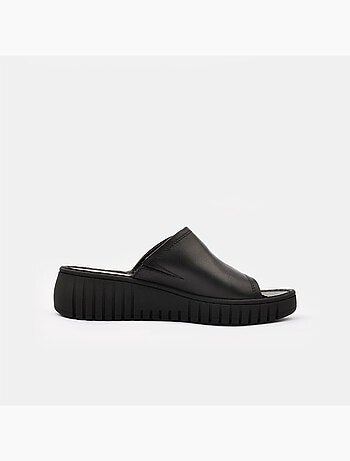 Sandales en daim BATA