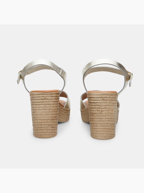 Sandales en nubuck avec talon de 8,5 cm bata - Kiabi Sandales en nubuck avec talon de 8,5 cm bata - Kiabi