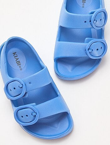 Sandales en plastique