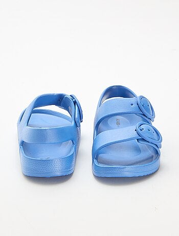 Sandales en plastique