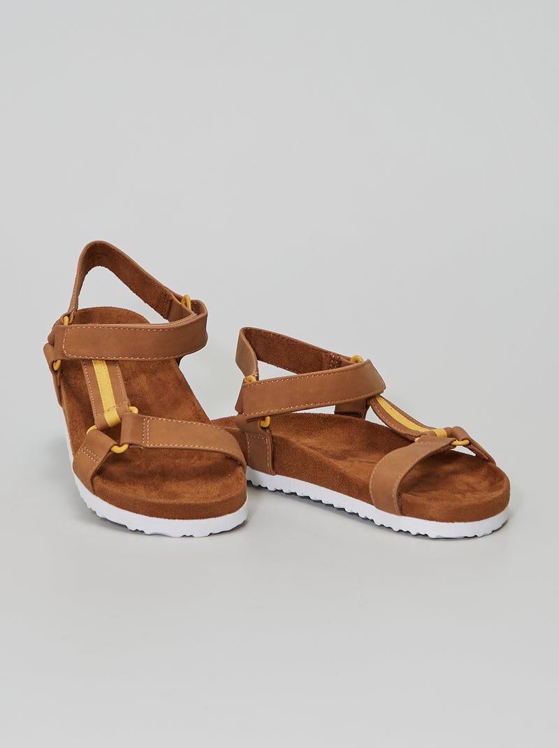 Sandales en suédine marron - Kiabi