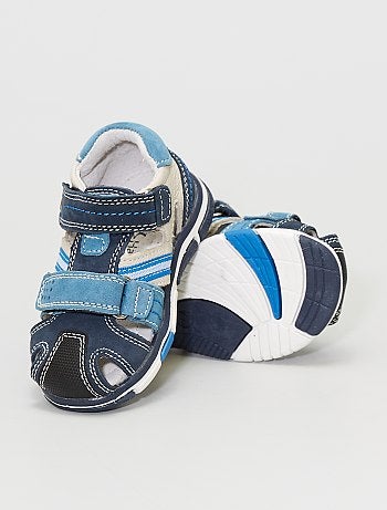 Sandales fermées en cuir