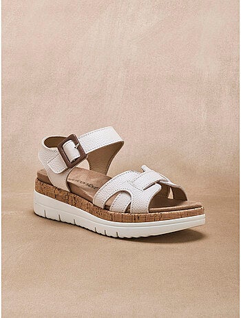 Sandales fermées par scratch