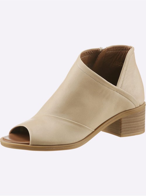 Sandales hauteur cheville en cuir nappa avec doublure cuir - taille standard - helline - Kiabi Sandales hauteur cheville en cuir nappa avec doublure cuir - taille standard - helline - Kiabi
