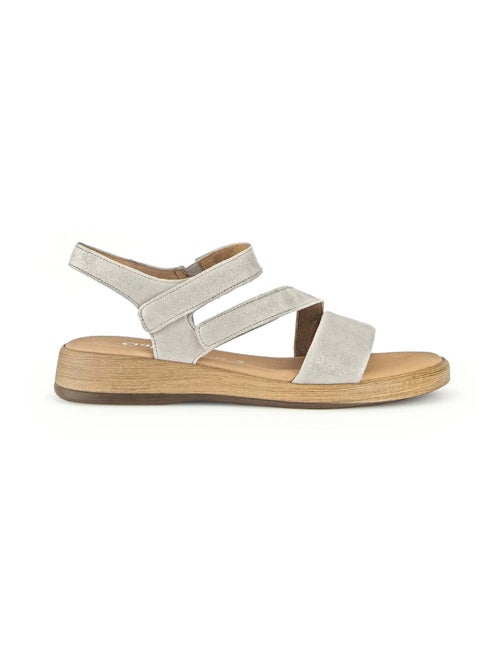 Sandales irrisées en cuir velours - Kiabi