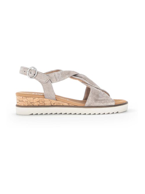 Sandales irrisées en cuir velours - Kiabi