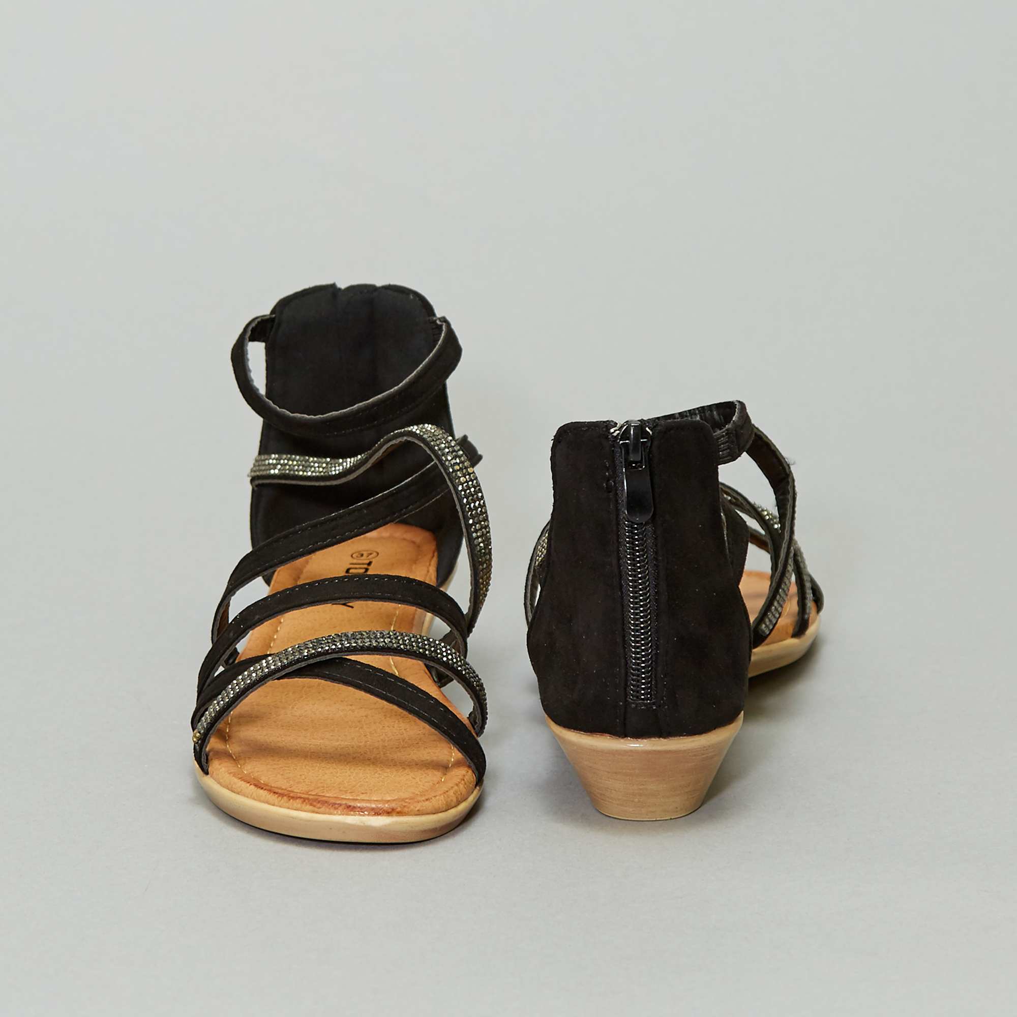 sandales plates montantes