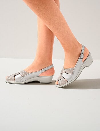 Sandales ouvertes cuir largeur confort