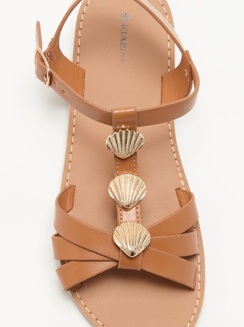 Sandales plates avec bijoux coquillages fantaisies - Kiabi