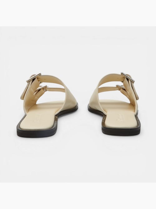 Sandales plates avec double bride et boucle Bata - Kiabi