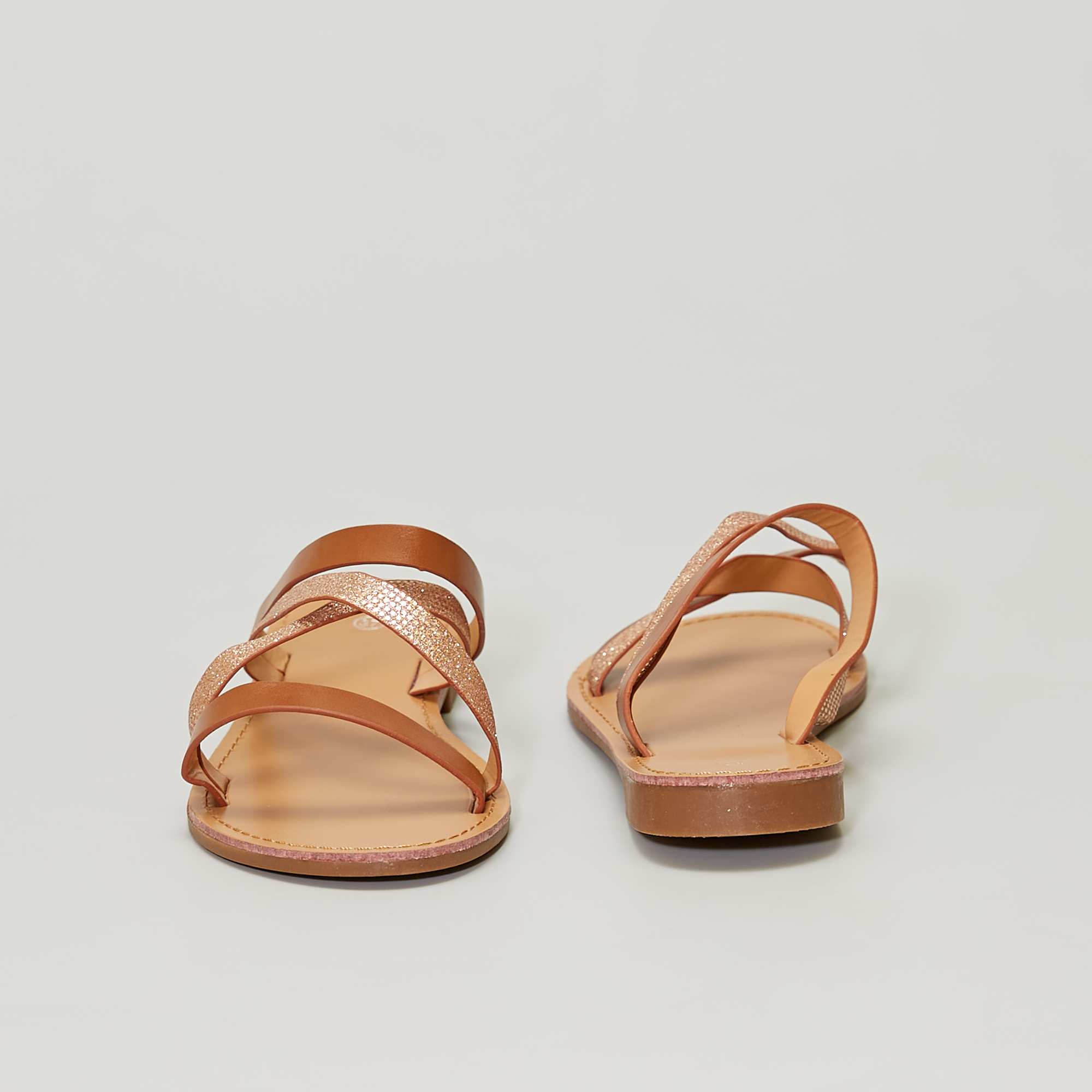 chaussures dorées plates