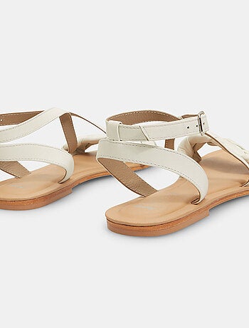 Sandales plates en cuir BATA