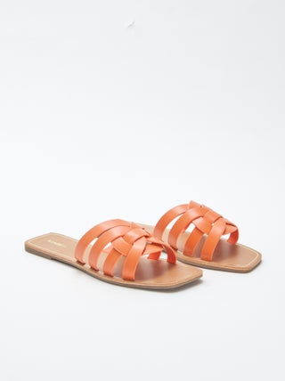 Sandales plates en simili