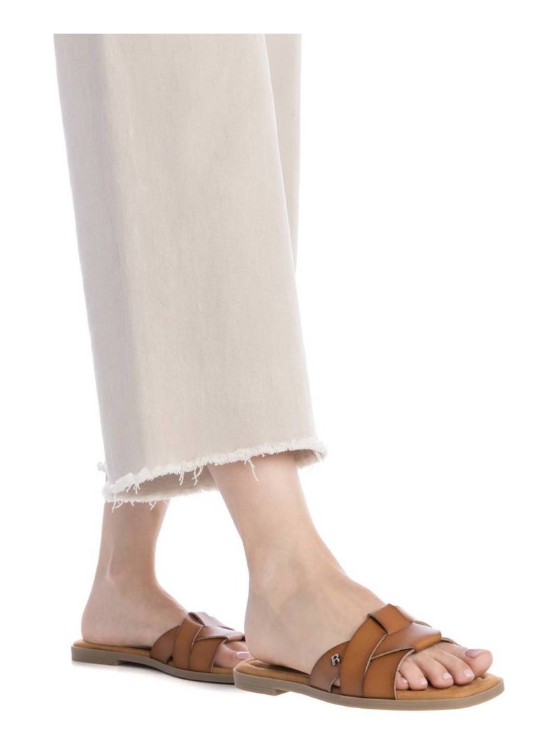 Sandales plates femme Camel - Kiabi