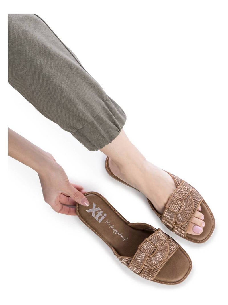 Sandales plates femme Camel - Kiabi