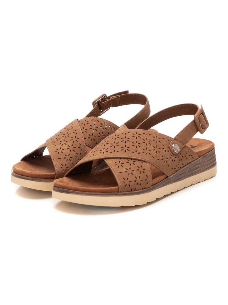 Sandales plates femme Camel - Kiabi