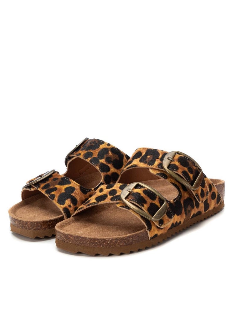 Sandales plates femme en cuir Camel - Kiabi