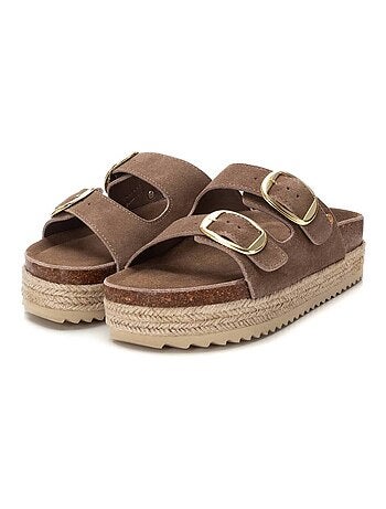 Sandales plates femme en cuir