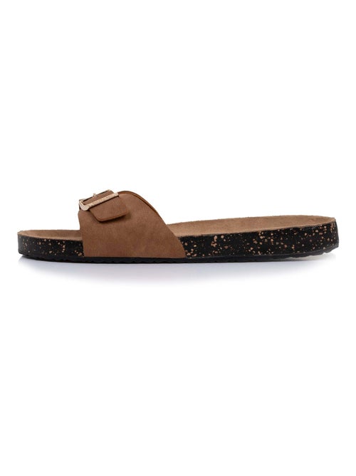Sandales simple bride patch talon confort Isotoner - Kiabi Sandales simple bride patch talon confort Isotoner - Kiabi